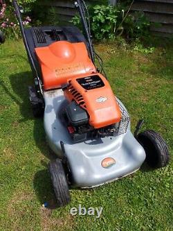 FLYMO self propelled Petrol Lawnmover whit briggs and stratton ENGINE