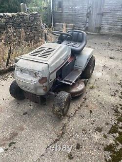 Garden ride on lawn mowers