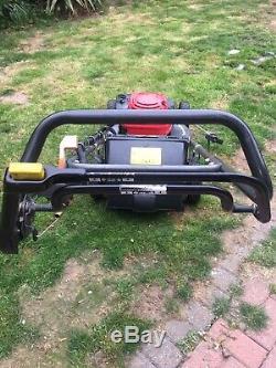 Honda HRH 536 HX 53cm Petrol Self-Propelled Hydrostatic mower. Domestic use only