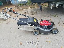 Honda HRH 536 hydrostatic self propelled lawn mower 2019 only been used 5hrs