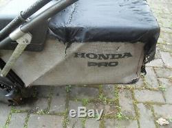 Honda HRH536 QXE Self Propelled Petrol Pro Roller lawnmower 21 CUT Mower 2011