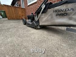 Honda HRH536QX 21 Petrol Self-Propelled Lawnmower with Grass Box