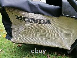 Honda HRX 476 19 Hydrostatic Lawn Mower mulch/collector