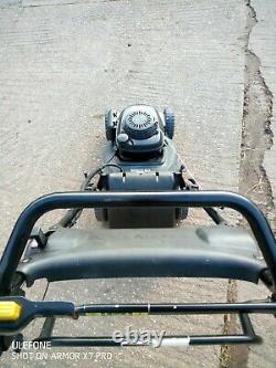 Honda HRX426 CSXE 17 Blade Self Propelled Petrol Lawn Mower