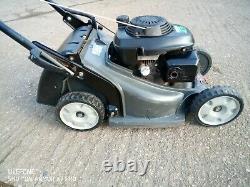 Honda HRX426 CSXE 17 Blade Self Propelled Petrol Lawn Mower