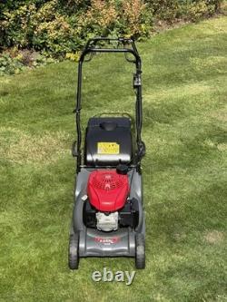 Honda HRX426C QXEA Self-Propelled Petrol Lawnmower with Steel roller manual