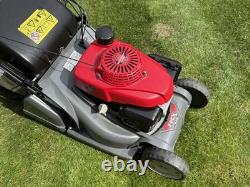 Honda HRX426C QXEA Self-Propelled Petrol Lawnmower with Steel roller manual