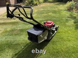 Honda HRX426C QXEA Self-Propelled Petrol Lawnmower with Steel roller manual