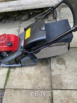 Honda HRX426CQXE Rotary Rear Roller Self Propelled Petrol 4 Stroke 17Lawnmower