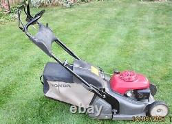 Honda HRX426CQXE self propelled petrol lawnmower with rear roller