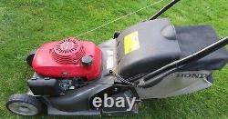 Honda HRX426CQXE self propelled petrol lawnmower with rear roller