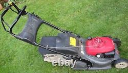 Honda HRX426CQXE self propelled petrol lawnmower with rear roller