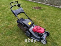 Honda HRX426QXE Self-Propelled Petrol Lawnmower