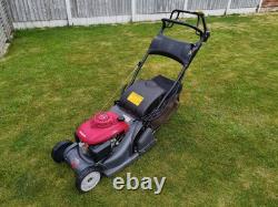 Honda HRX426QXE Self-Propelled Petrol Lawnmower