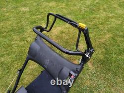 Honda HRX426QXE Self-Propelled Petrol Lawnmower