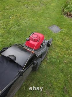 Honda HRX476 Petrol Self-Propelled Lawnmower with Rear Roller