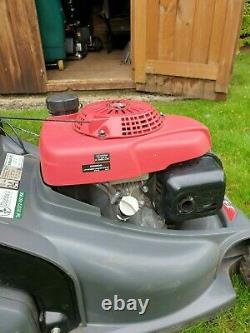 Honda HRX476 roller lawnmower 5 yrs old with grasscatcher and new cutting blade