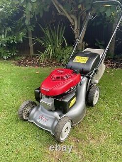 Honda Izy 16 Self Propelled Petrol Lawn Mower