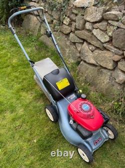 Honda Izy HRG 415 SDE Self-Propelled Petrol Lawn Mower 16 / 41cm Cut
