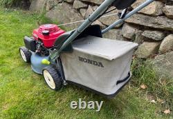 Honda Izy HRG 415 SDE Self-Propelled Petrol Lawn Mower 16 / 41cm Cut
