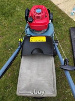 Honda Izzy Self-Propelled Petrol Rotary Lawn Mower Honda GCV 135 Engine