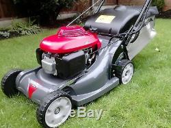 Hrx426c Qxe. 17 Honda Self Propelled Roller Lawnmower. Complete With Grass Bag