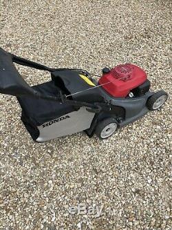 Hrx426c Sxe. 17 Honda Self Propelled Roller Lawnmower. Complete With Grass Bag