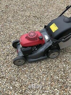 Hrx426c Sxe. 17 Honda Self Propelled Roller Lawnmower. Complete With Grass Bag