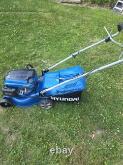 Hyundai HYM430SP 139cc 4-Stroke Self Propelled Petrol Lawn Mower