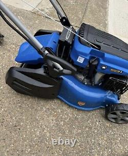 Hyundai Lawnmower Self-Propelled Roller 17 43cm Cut 139cc Electric-Start Petrol