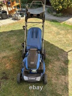 Hyundai Petrol Lawn Mower Self Propelled Electric Start 18 46cm Cut HYM460SPE