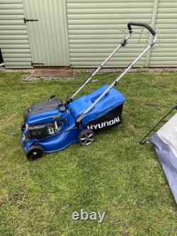 Hyundai Petrol Lawnmower Self Propelled Excellent Condition 2 Years Old
