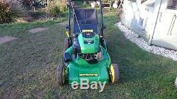 John Deere JM36'MowMentum' 22 Self Propelled Petrol Lawnmower