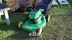 John Deere JM36'MowMentum' 22 Self Propelled Petrol Lawnmower