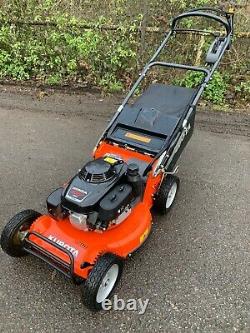 Kubota W821-PRO 4 Wheel Autodrive BBC Petrol Lawnmower with Grass Bag 2018