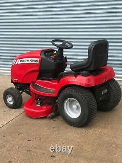 MASSEY FERGUSON 2620H RIDE ON MOWER TRACTOR HYDROSTATIC TWIN CYL 20HP 46in CUT