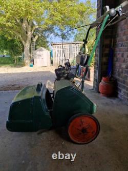 Petrol cylinder lawnmower self propelled