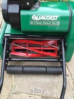 Qualcast Classic 35s Self Propelled Petrol Cylinder Mower