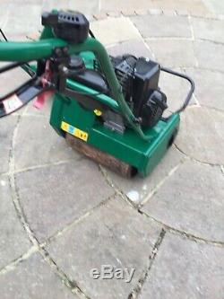 Qualcast Classic 35s Self Propelled Petrol Cylinder Mower