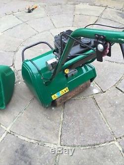 Qualcast Classic 35s Self Propelled Petrol Cylinder Mower