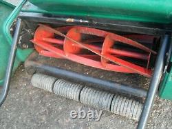Qualcast Classic 43s self Propelled lawnmower Cylinder Roller petrol