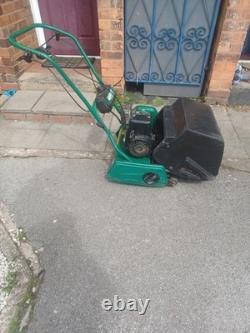 Qualcast Classic Suffolk Punch 43s Self propelled petrol cylinder mower