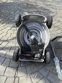 Ryobi RLM4114 41cm Self Propelled Petrol Lawn Mower