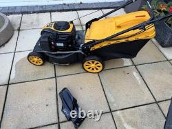 Stiga 550e Combi Self propelled Petrol Lawnmower With Mulching Plug