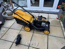Stiga 550e Combi Self propelled Petrol Lawnmower With Mulching Plug